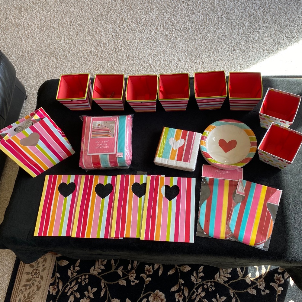 Multicolor stripe/heart Lot of 18 piece party supplies *NEW*